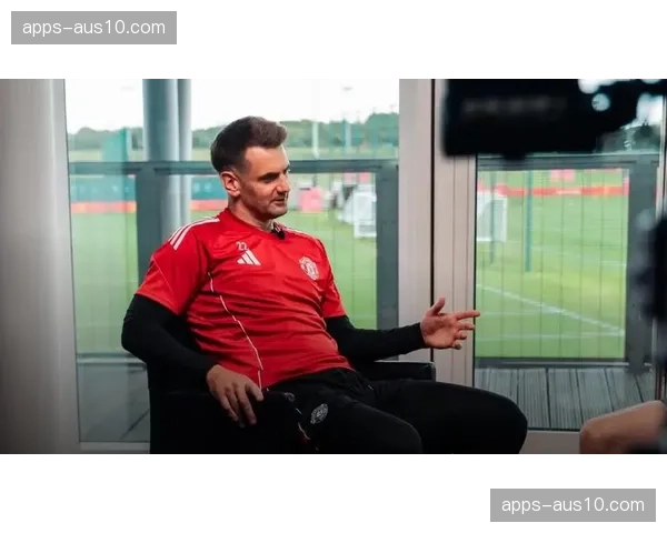 曼联40岁老门将希顿合同到期，职业生涯可能面临选择